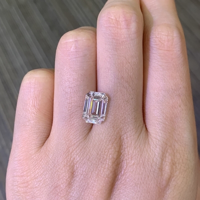 Mua VS1 G 3.69 Carat Lab Made Emerald Cut Diamond OEM ODM online manufacture
