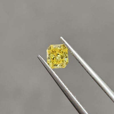 Mua 0.55ct VS2 Lab Created Canary Yellow Diamonds Radiant Cut OEM ODM online manufacture